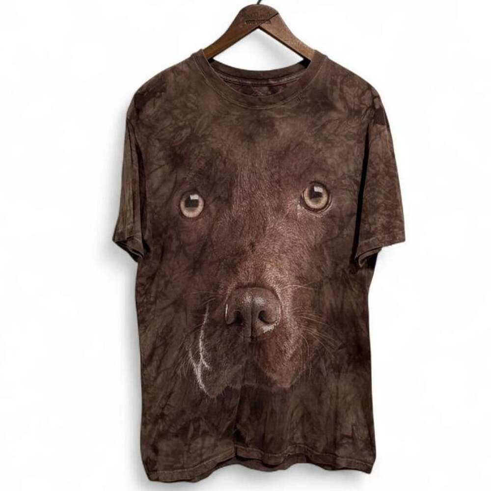 Vintage The Mountain Chocolate Lab Dog Big Face Graphic T-Shirt